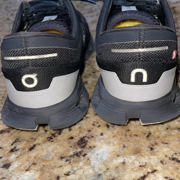 On Cloud Running - Picture 7 of 9